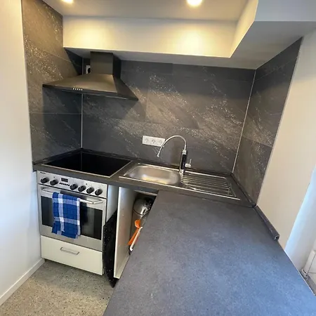 Moeblierte 2 Einzelzimmer Apartment